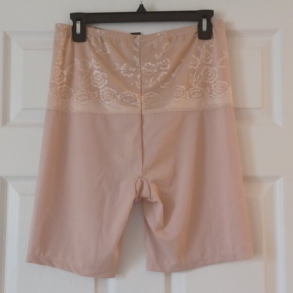 NEW! Torrid Curve Microfiber High-Rise 360° Waist Smoother Short Size 1 (14/16) - Picture 5 of 9